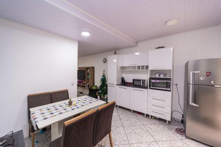 Casa para alugar com 126m², 4 quartos e 1 vaga Casa para alugar com 126m², 4 quartos e 1 vagaCozinha 2