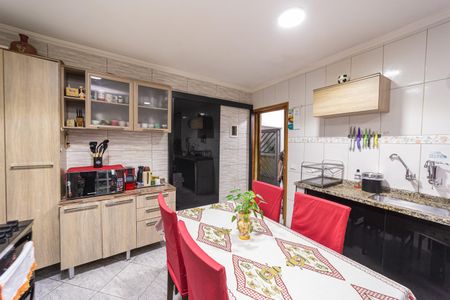 Casa para alugar com 126m², 4 quartos e 1 vaga Casa para alugar com 126m², 4 quartos e 1 vagaCozinha
