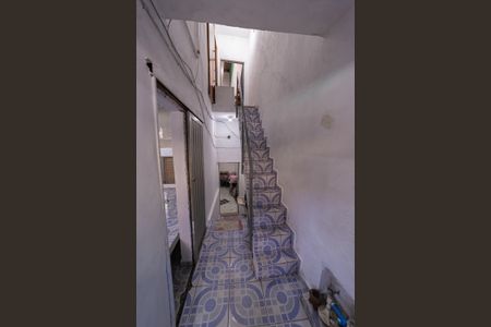 Casa para alugar com 126m², 4 quartos e 1 vaga Casa para alugar com 126m², 4 quartos e 1 vagaEscada