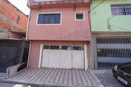 Casa para alugar com 126m², 4 quartos e 1 vaga Casa para alugar com 126m², 4 quartos e 1 vagaFachada