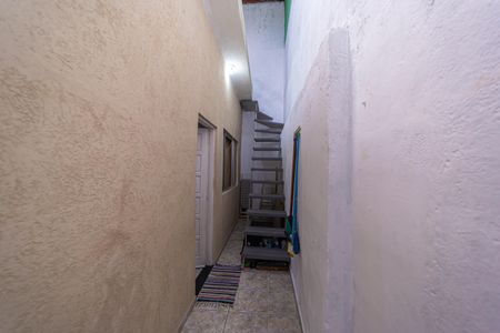 Casa para alugar com 126m², 4 quartos e 1 vaga Casa para alugar com 126m², 4 quartos e 1 vagaEscada