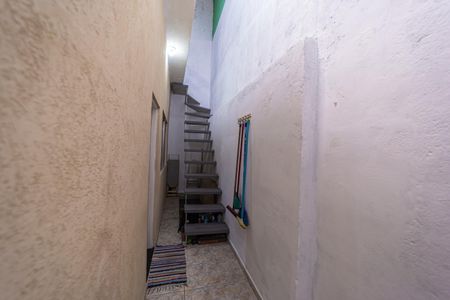 Casa para alugar com 126m², 4 quartos e 1 vaga Casa para alugar com 126m², 4 quartos e 1 vagaEscada