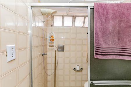 Banheiro de apartamento à venda com 2 quartos, 54m² em Liberdade, São Paulo