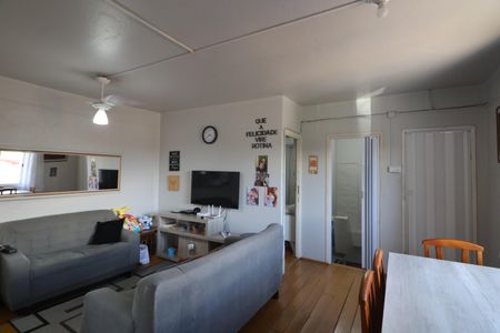 Sala 2 de casa à venda com 2 quartos, 90m² em Niterói, Canoas