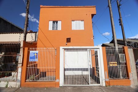Casa à venda com 90m², 2 quartos e 2 vagasFachada
