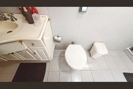 Casa à venda com 110m², 2 quartos e 2 vagasBanheiro 1