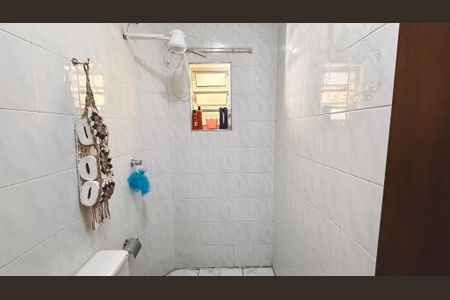 Casa à venda com 110m², 2 quartos e 2 vagasBanheiro 2