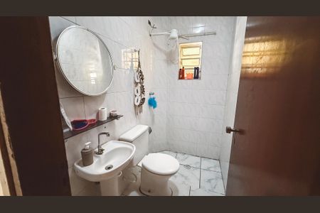 Casa à venda com 110m², 2 quartos e 2 vagasBanheiro 2