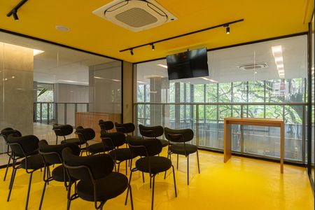 Studio à venda com 22m², 1 quarto e sem vaga Studio à venda com 22m², 1 quarto e sem vagaÁrea comum - Sala de Conferência