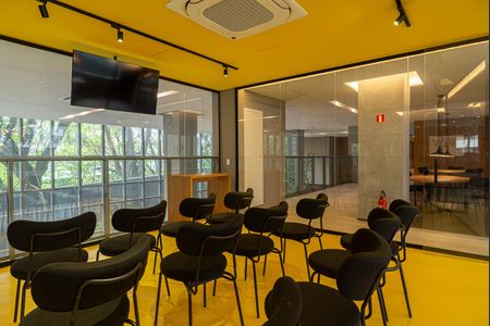 Studio à venda com 22m², 1 quarto e sem vaga Studio à venda com 22m², 1 quarto e sem vagaÁrea comum - Sala de Conferência