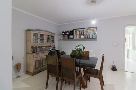 Casa à venda com 175m², 3 quartos e 3 vagas Casa à venda com 175m², 3 quartos e 3 vagasSala de Jantar