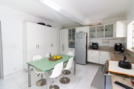 Casa à venda com 175m², 3 quartos e 3 vagas Casa à venda com 175m², 3 quartos e 3 vagasCozinha