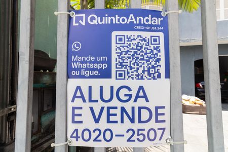 Casa à venda com 175m², 3 quartos e 3 vagas Casa à venda com 175m², 3 quartos e 3 vagasPlaca do QuintoAndar