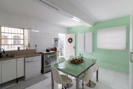 Casa à venda com 175m², 3 quartos e 3 vagas Casa à venda com 175m², 3 quartos e 3 vagasCozinha