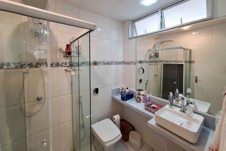 Apartamento à venda com 134m², 3 quartos e sem vagaBanheiro da Suíte 1