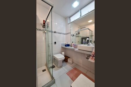 Apartamento à venda com 134m², 3 quartos e sem vagaBanheiro da Suíte 1