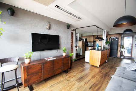 Sala de estar de apartamento à venda com 1 quarto, 68m² em Sumarezinho, São Paulo