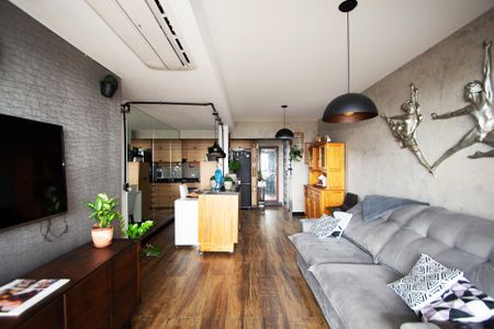Sala de estar de apartamento à venda com 1 quarto, 68m² em Sumarezinho, São Paulo