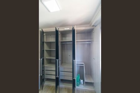 Apartamento para alugar com 58m², 2 quartos e 1 vaga Apartamento para alugar com 58m², 2 quartos e 1 vagaSuíte 01 - Armário