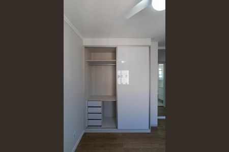 Apartamento para alugar com 58m², 2 quartos e 1 vaga Apartamento para alugar com 58m², 2 quartos e 1 vagaSuíte 02 - Armário
