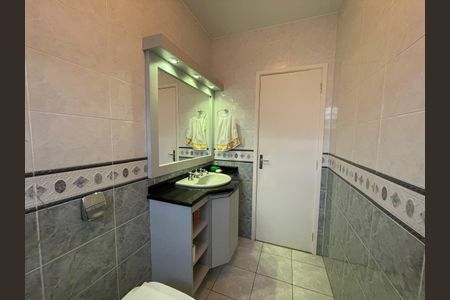 Casa à venda com 300m², 3 quartos e 2 vagas