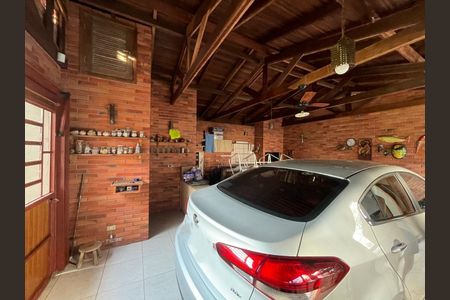 Casa à venda com 300m², 3 quartos e 2 vagas