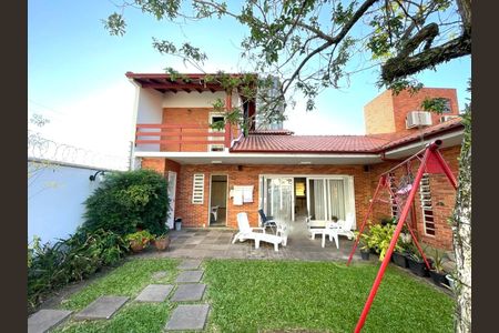 Casa à venda com 300m², 3 quartos e 2 vagas