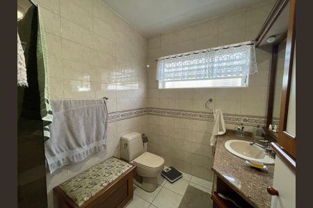 Casa à venda com 300m², 3 quartos e 2 vagas