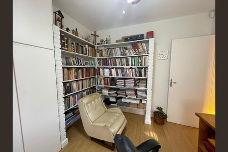 Casa à venda com 300m², 3 quartos e 2 vagas