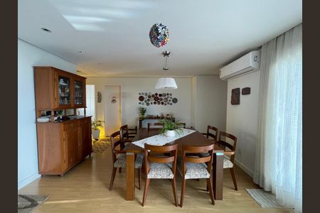 Casa à venda com 300m², 3 quartos e 2 vagas