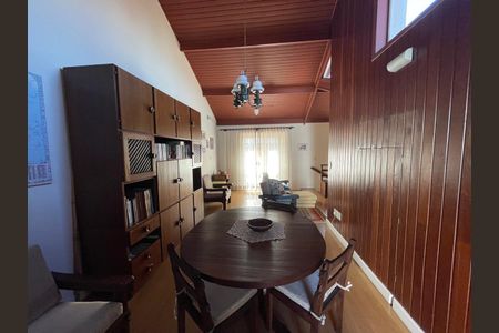 Casa à venda com 300m², 3 quartos e 2 vagas