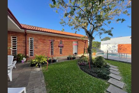 Casa à venda com 300m², 3 quartos e 2 vagas