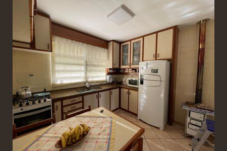 Casa à venda com 300m², 3 quartos e 2 vagas