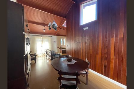 Casa à venda com 300m², 3 quartos e 2 vagas