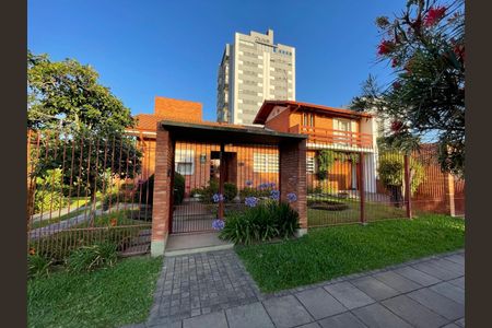 Casa à venda com 300m², 3 quartos e 2 vagas