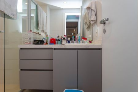 Apartamento à venda com 164m², 3 quartos e 3 vagasBanheiro do quarto 3 Suíte