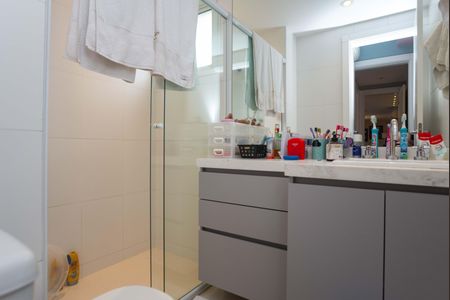 Apartamento à venda com 164m², 3 quartos e 3 vagasBanheiro do quarto 3 Suíte