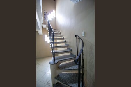 Casa para alugar com 280m², 3 quartos e 3 vagas Casa para alugar com 280m², 3 quartos e 3 vagasSala