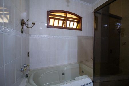 Casa para alugar com 280m², 3 quartos e 3 vagas Casa para alugar com 280m², 3 quartos e 3 vagasBanheiro Social 2