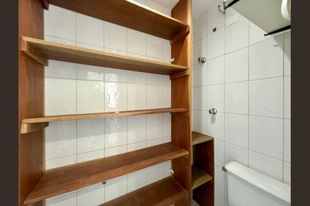 Apartamento para alugar com 100m², 2 quartos e 2 vagasBanheiro de Serviço