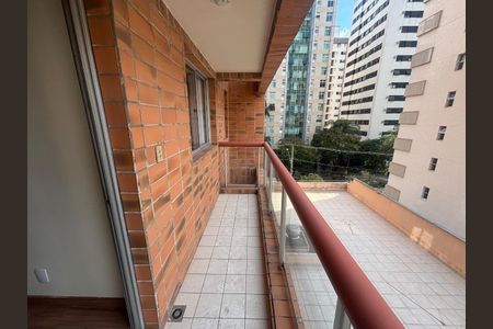 Apartamento à venda com 82m², 2 quartos e 1 vagaVaranda