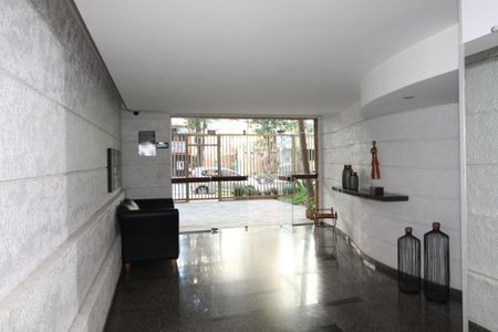 Apartamento à venda com 82m², 2 quartos e 1 vagaPortaria