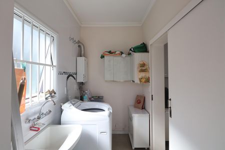 Casa à venda com 233m², 5 quartos e 4 vagasÁrea de Serviço