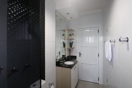 Casa à venda com 233m², 5 quartos e 4 vagasBanheiro 1