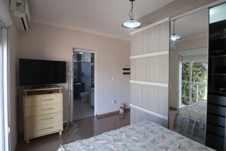 Casa à venda com 233m², 5 quartos e 4 vagasSuite