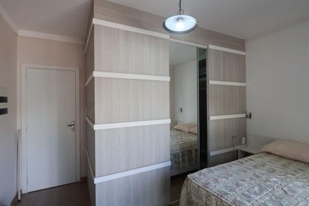 Casa à venda com 233m², 5 quartos e 4 vagasSuite