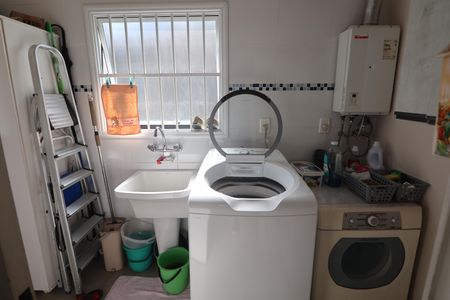 Casa à venda com 233m², 5 quartos e 4 vagasÁrea de Serviço