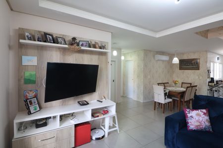 Casa à venda com 233m², 5 quartos e 4 vagasSala