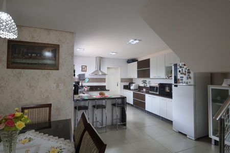 Casa à venda com 233m², 5 quartos e 4 vagasCozinha