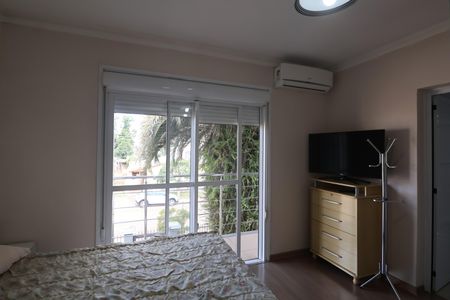 Casa à venda com 233m², 5 quartos e 4 vagasSuite